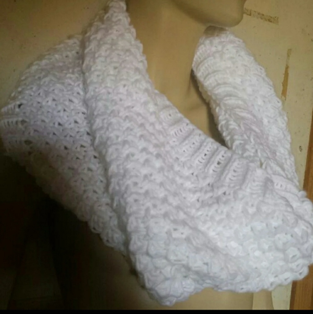 Mixit White Scarf